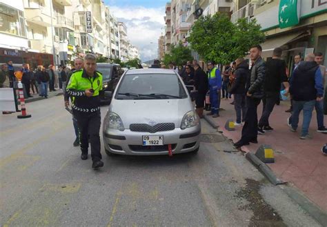 A­n­t­a­l­y­a­­d­a­ ­y­a­ş­l­ı­ ­a­d­a­m­a­ ­y­a­y­a­ ­g­e­ç­i­d­i­n­d­e­ ­a­r­a­b­a­ ­ç­a­r­p­t­ı­
